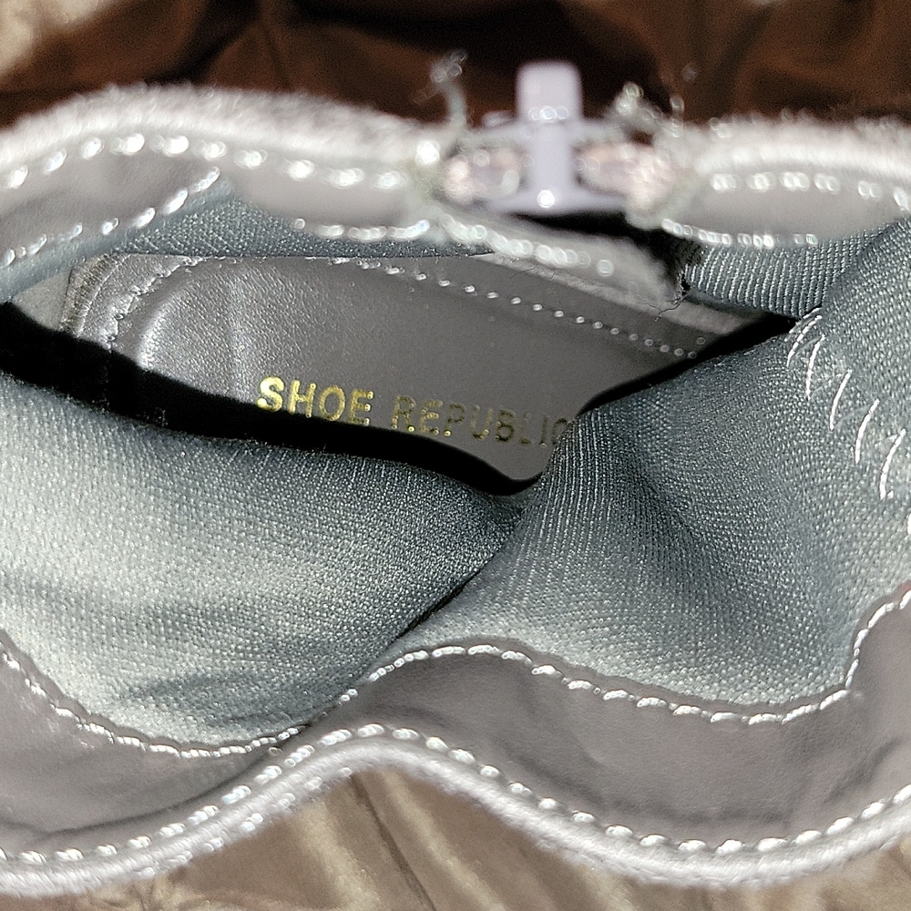 Gray Booties With Open Toe - image 4